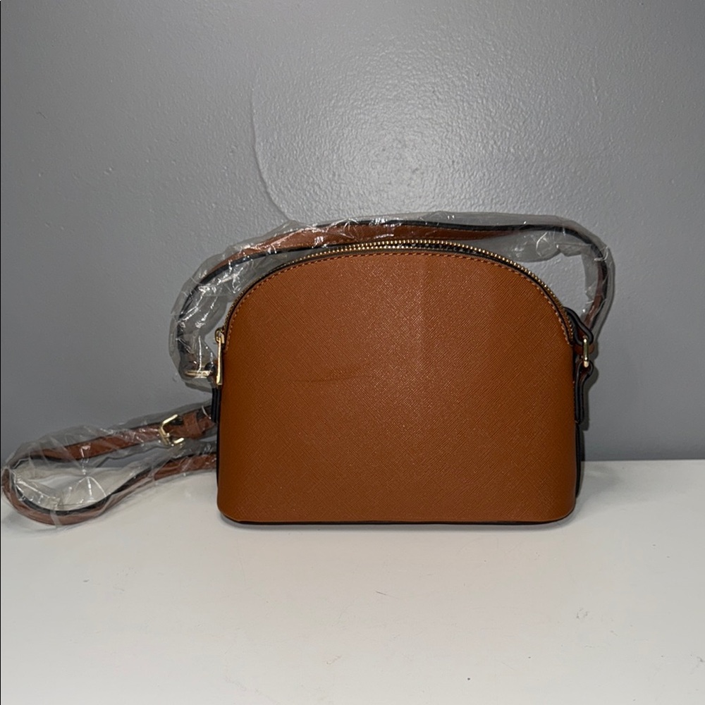 Brown Crossbody Bag with Silver Hardware and Detachable Strap - Picture 4 of 5